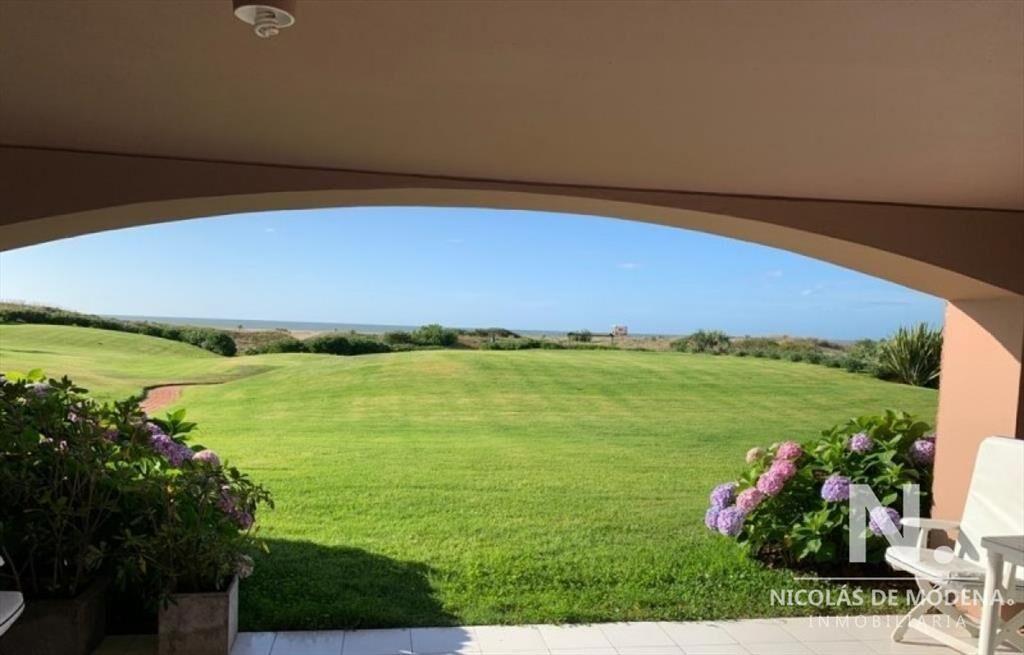 Venta Apartamento 3 dormitorios en Manantiales con salida d