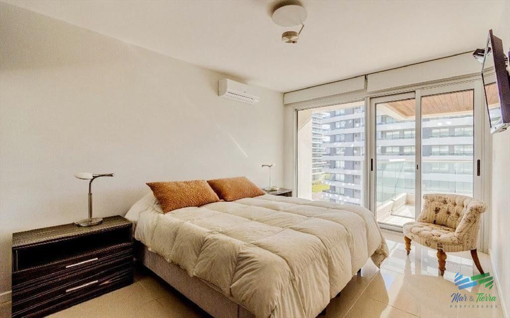 Venta apartamento de 2 dormitorios y medio con en