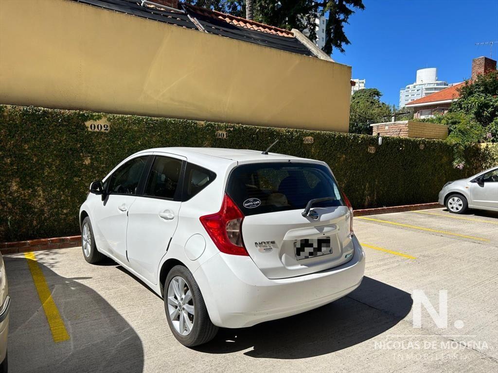 Venta de apartamento de dos dormitorios en Aidy Grill, Punt