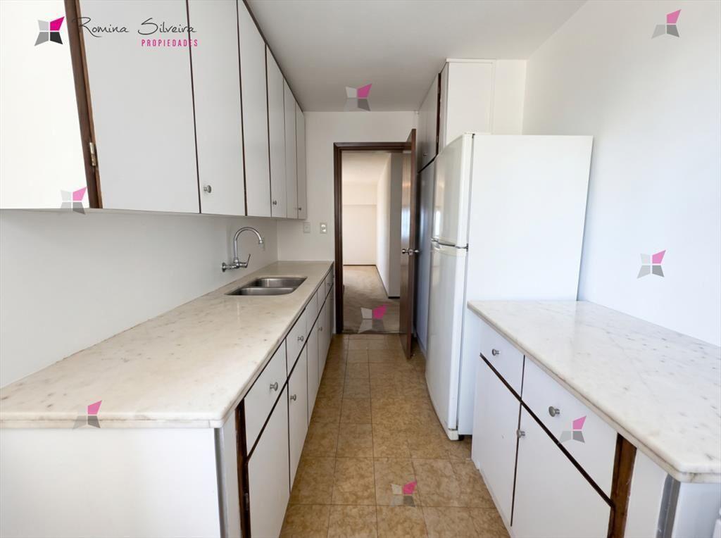 Apartamento en Punta del Este frente a la Brava