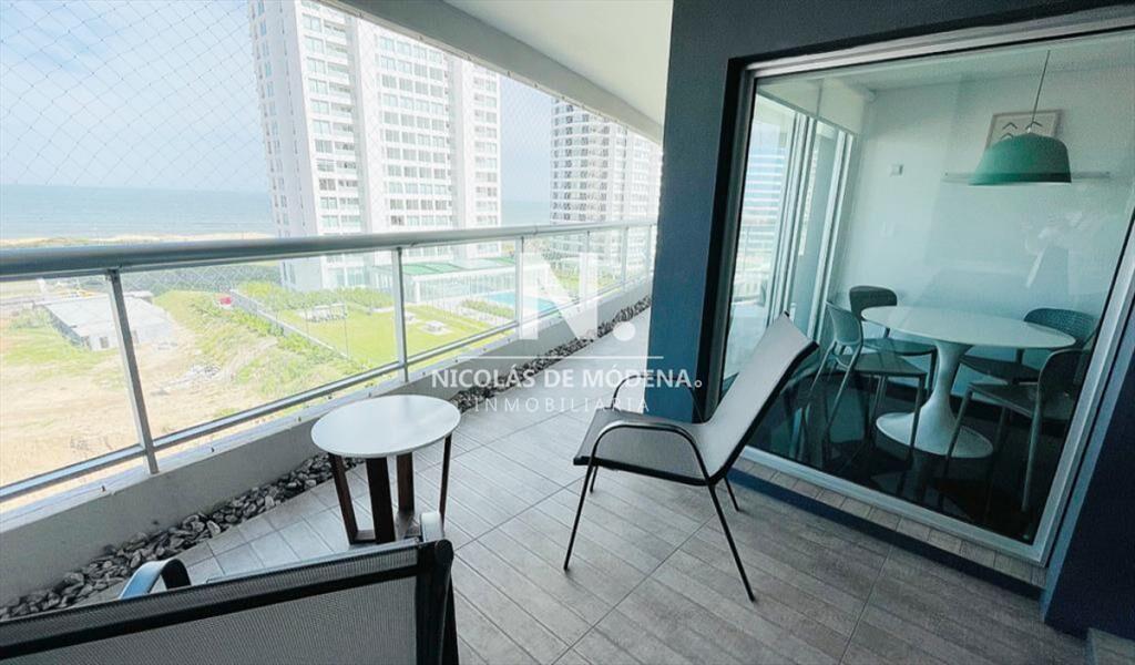 Apartamento de 3 Dormitorios con Parrillero en -