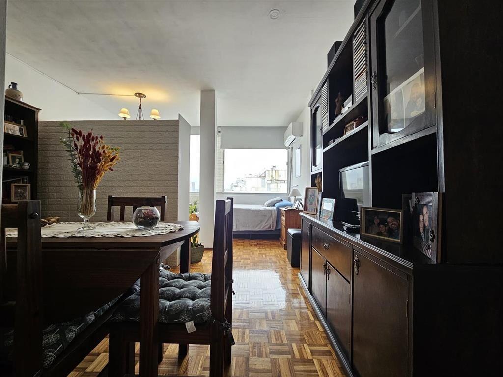 Venta de Monoambiente de 37 m². Centro (Gran ventanal haci