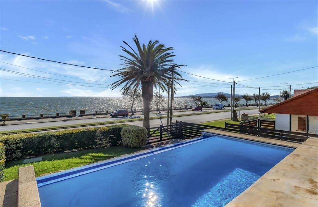 Casa en venta frente al mar en Piriapolis