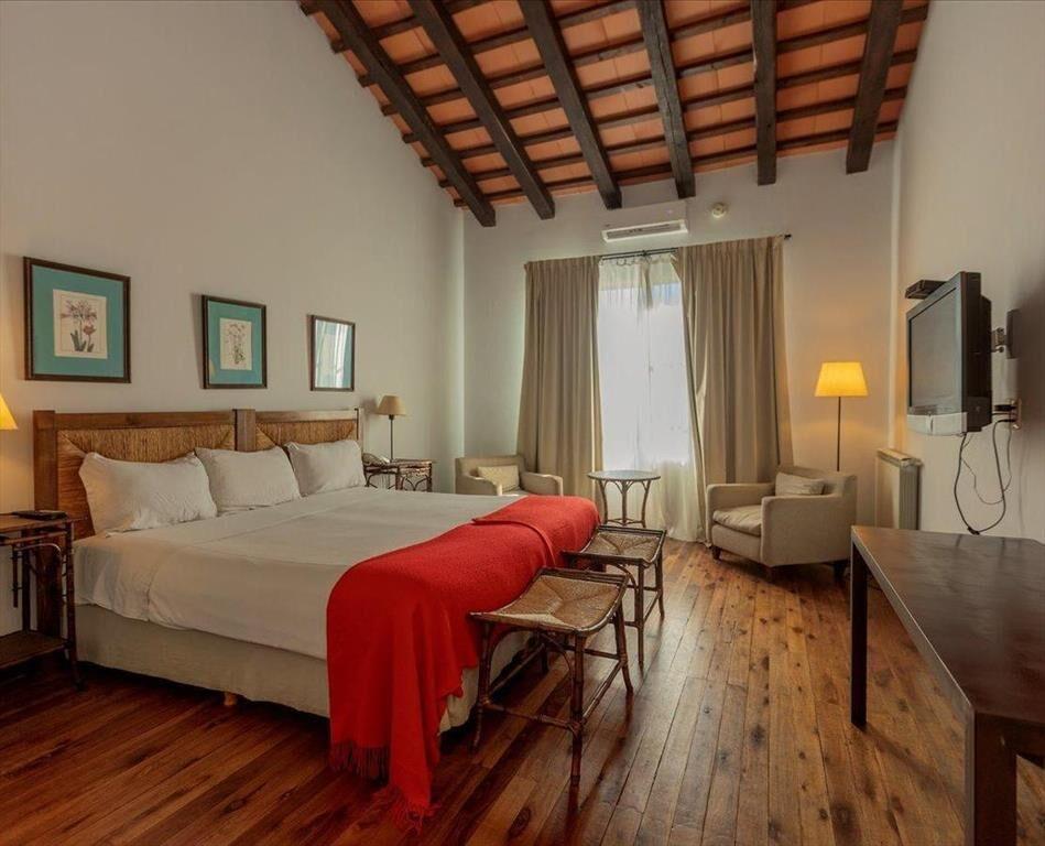 Hotel en Venta con vista al Rio , 20 habitaciones de 28 m2