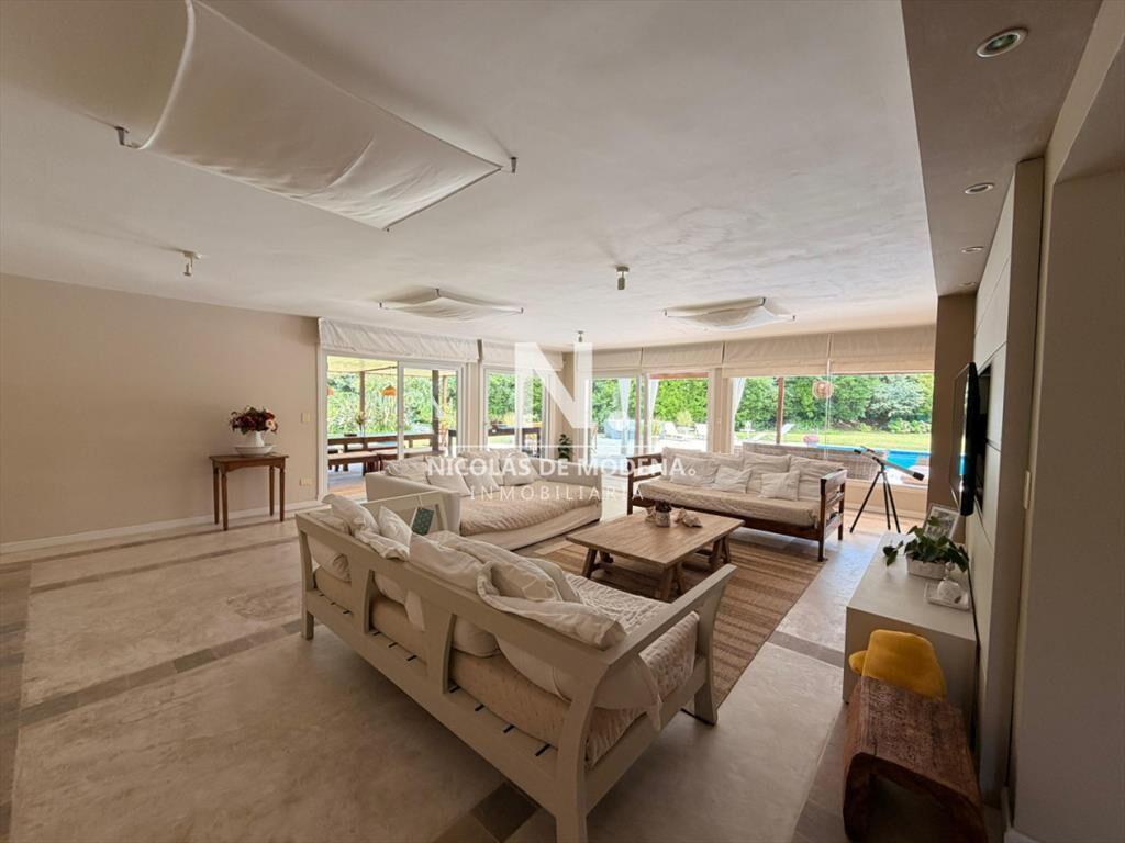 Casa en Venta de 5 dormitorios en el Golf , Punta del este