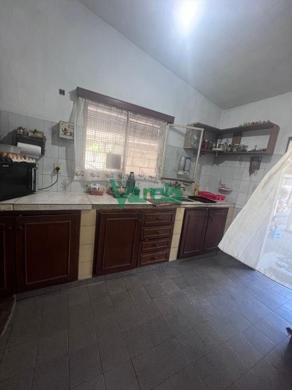 Venta Casa Con Terreno y 2 Apartamentos Colon