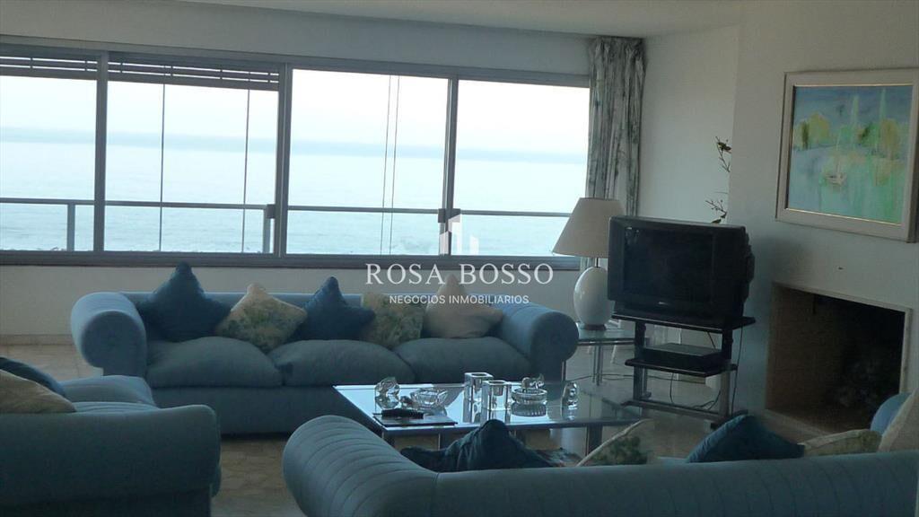 Apartamento en Brava, 3 dormitorios *