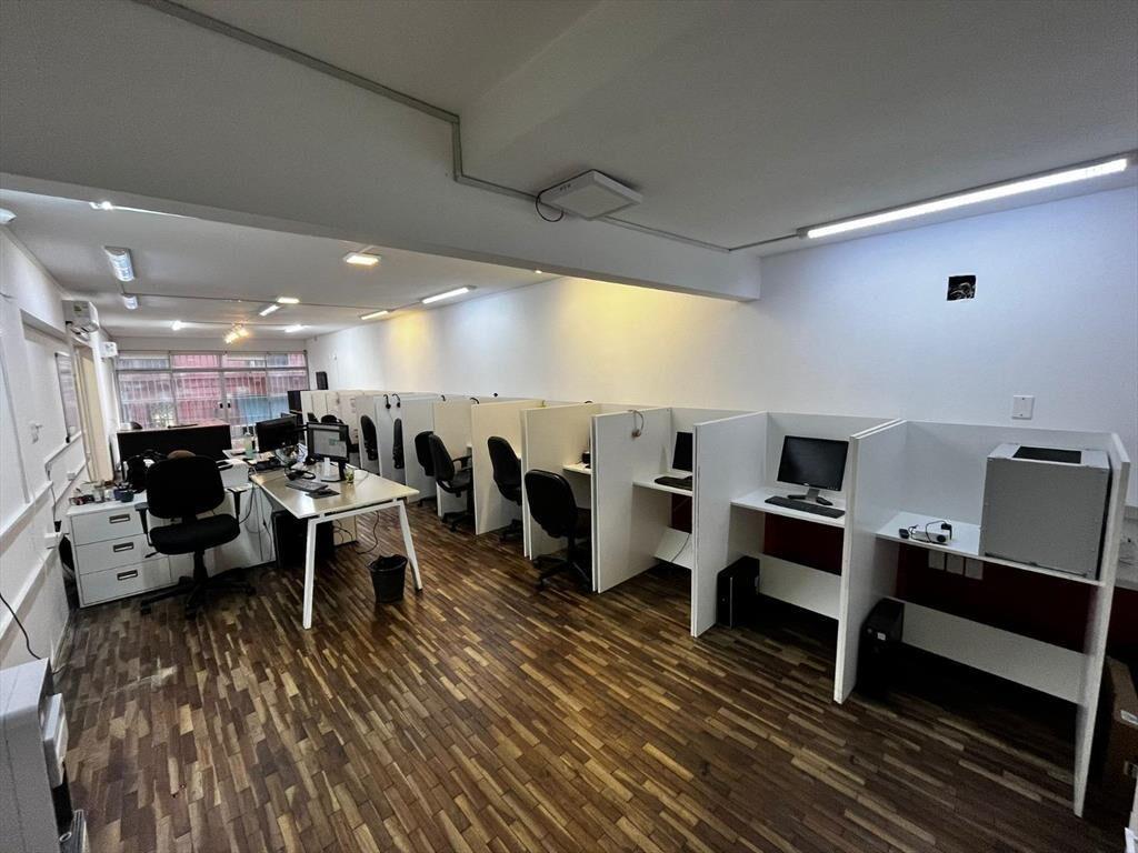 Ciudadela esq Parana, piso entero + patio, 200 m2, excelent