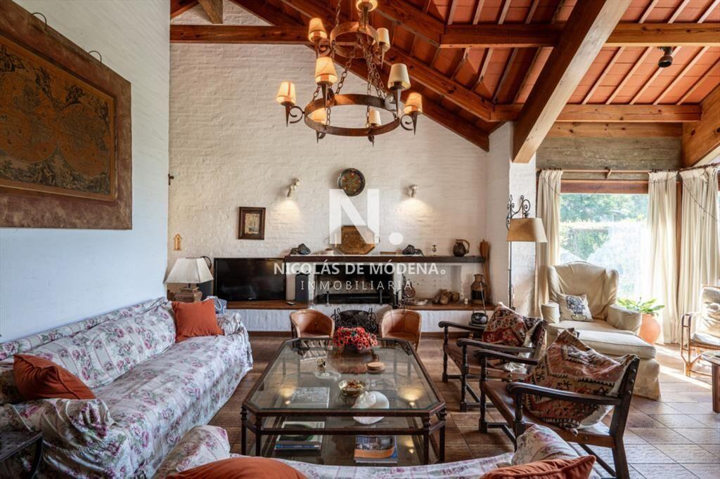 Vende casa de 3 dormitorios, con parrillero y en