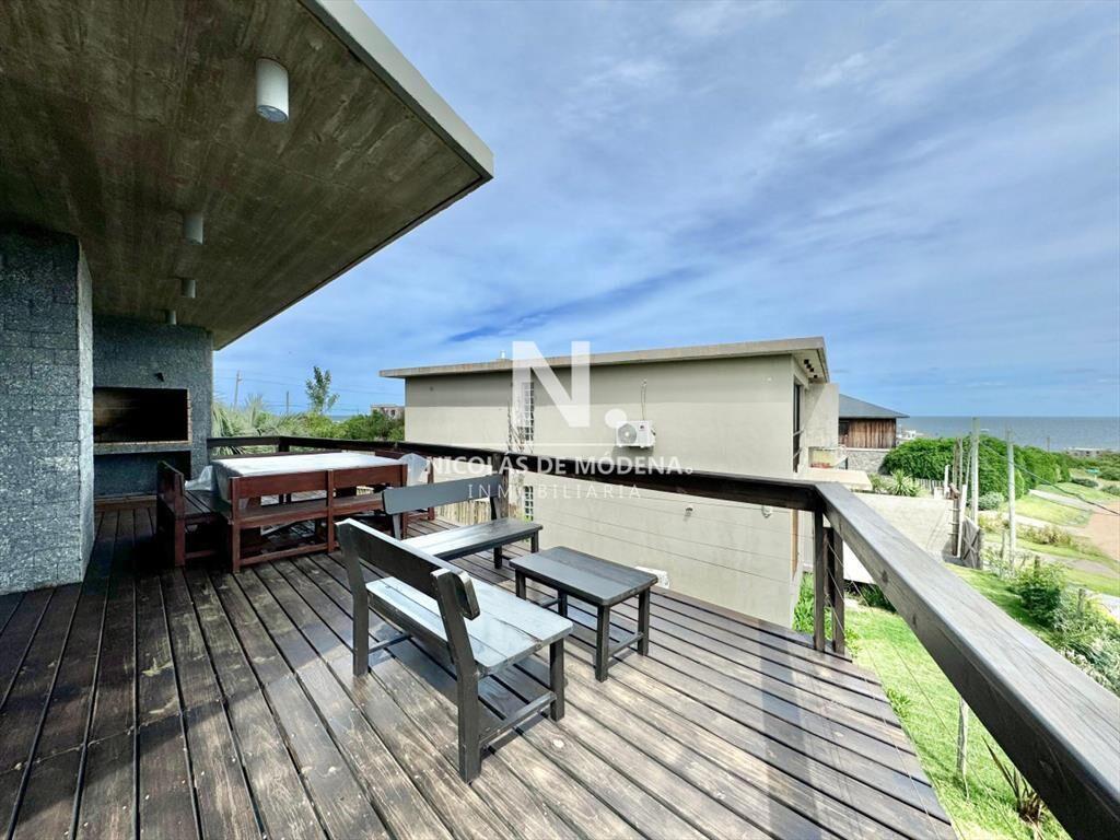 Excelente casa en Manantiales