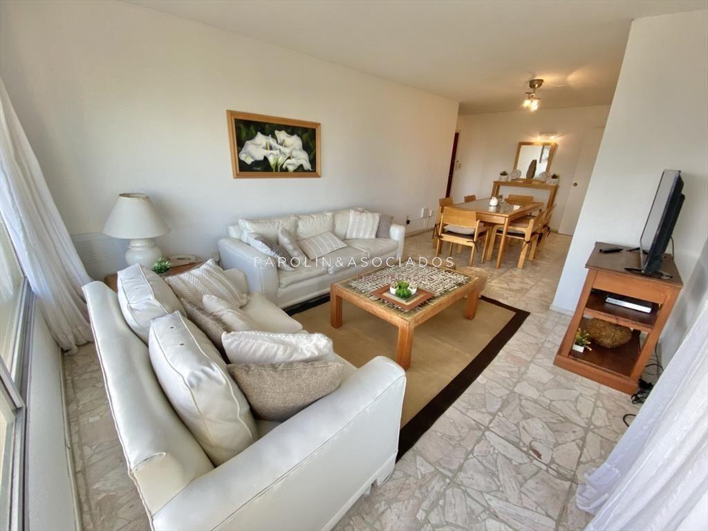 DEPARTAMENTO DE 3 DORMITORIOS EN PENINSULA, PUNTA DEL ESTE