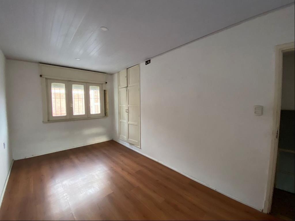 Venta casa Reducto 4 dormitorios+deposito,fondo. CON RENTA