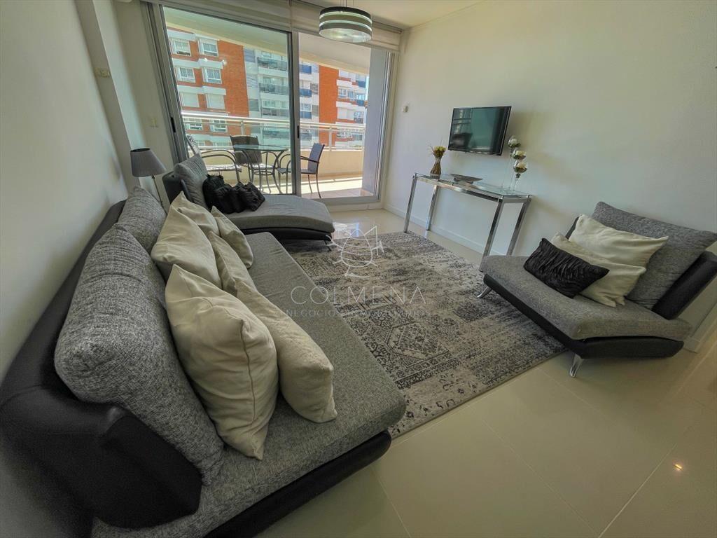 Exclusivo apartamento en alquiler de verano en Forest Tower