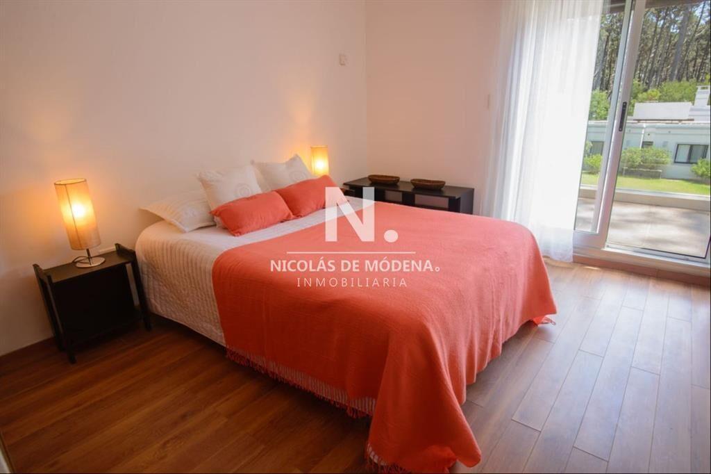 Vende casa en Rincon del Indio en Punta del Este de 5 dormi