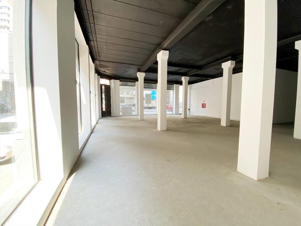 Alquiler - Edificio de oficinas y local comercial - Ciudad V