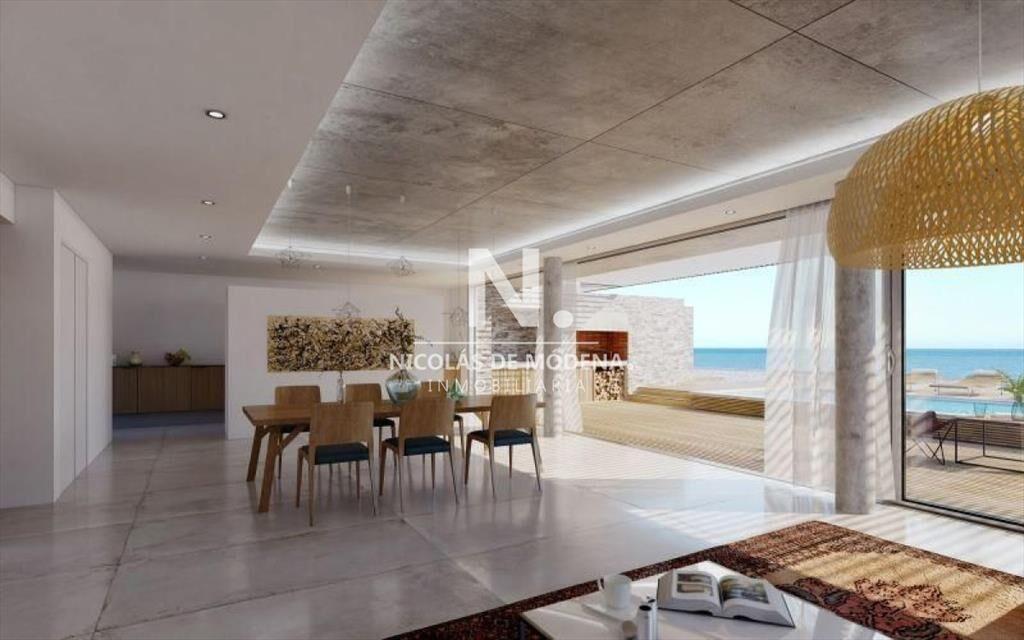 Casa en venta en Punta Ballena sobre calle