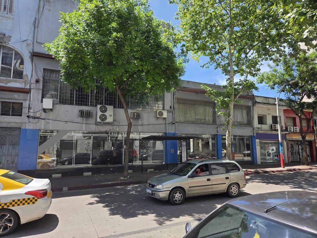 Gral Flores y Domingo Aramburu, gran esquina, 1250 m2, fren