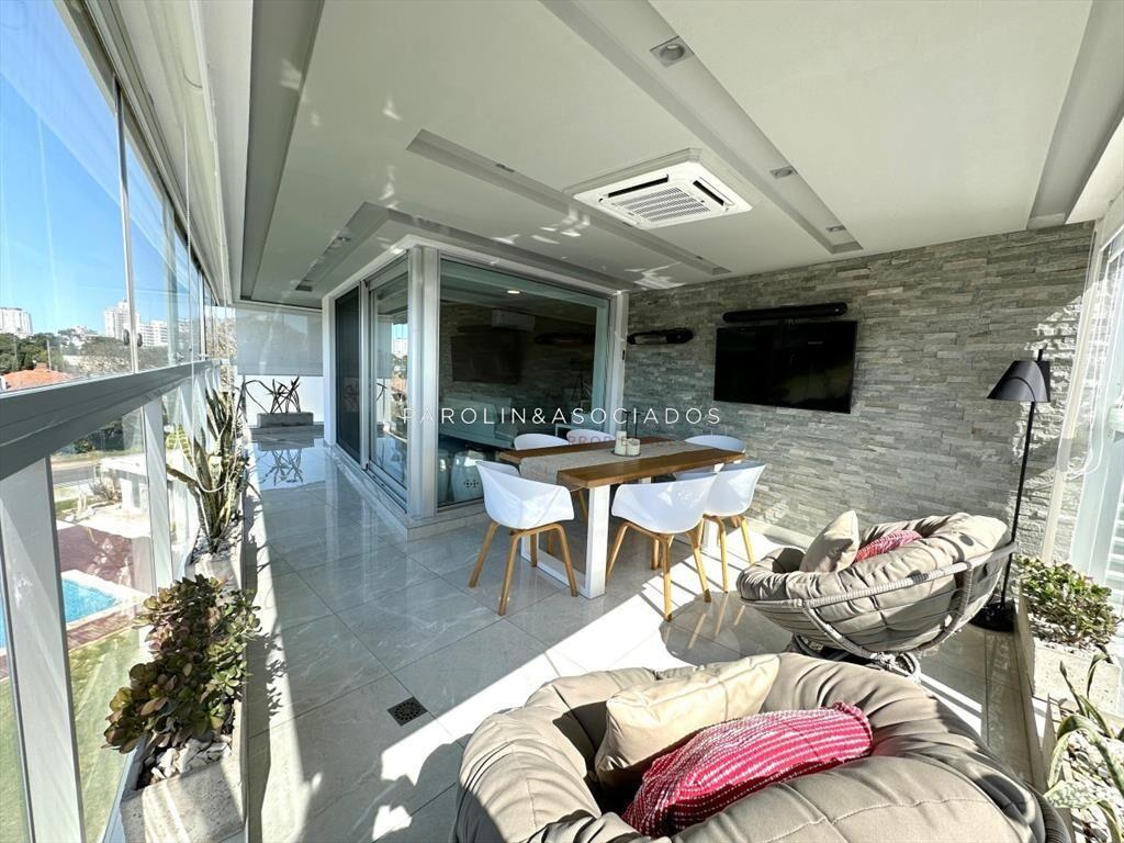 Apartamento en venta de 2 dormitorios en edificio
