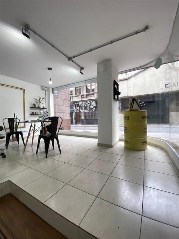 Venta oficina 33 m² con renta en Ciudad Vieja