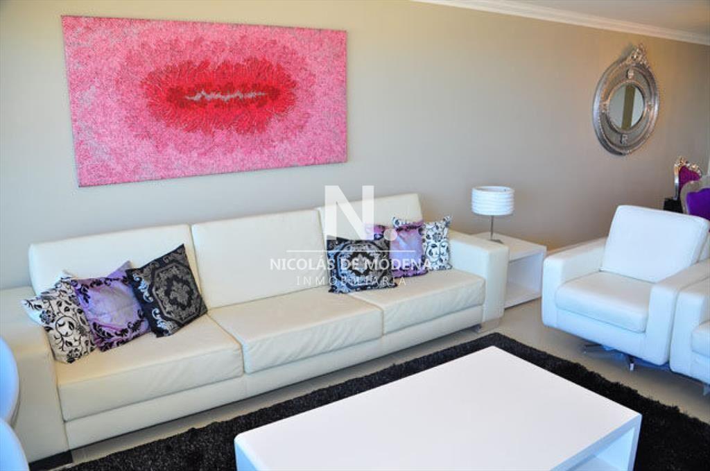 Vende apartamento en Torre Imperiale, Punta del Este