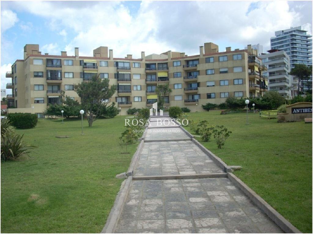 Apartamento en Brava, 1 dormitorios *