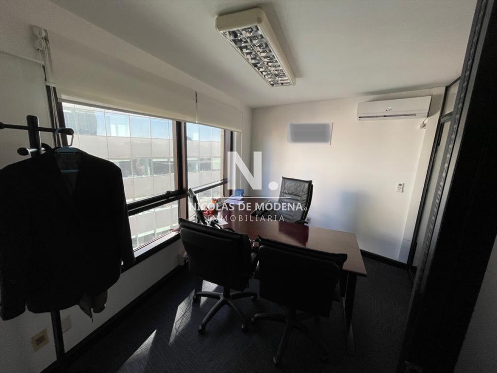 2 OFICINAS EN VENTA UNIFICADAS EN CIUDAD VIEJA!