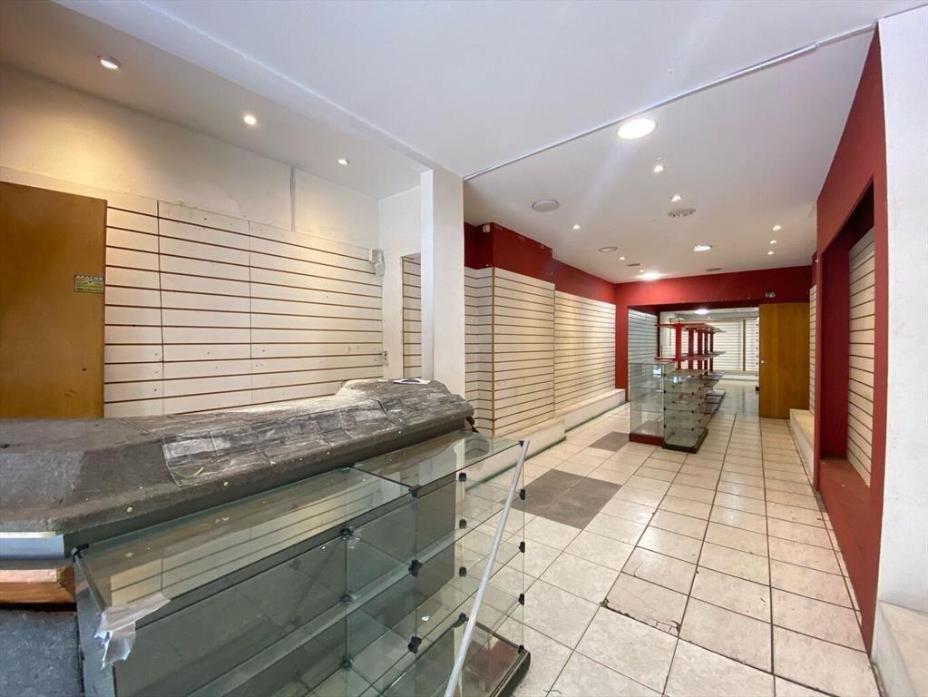 Local Comercial en Alquiler en 18 de Julio y cuareim. plaza