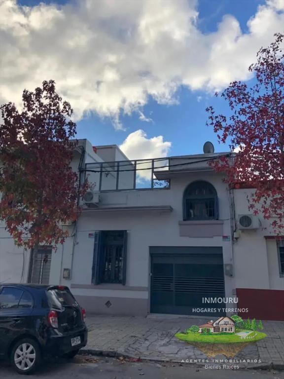 Vendo Casa con Renta en Tres cruces