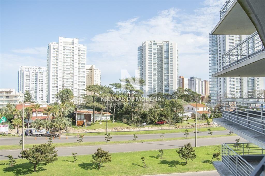 Departamento de 2 dormitorios en venta en torre moderna a m