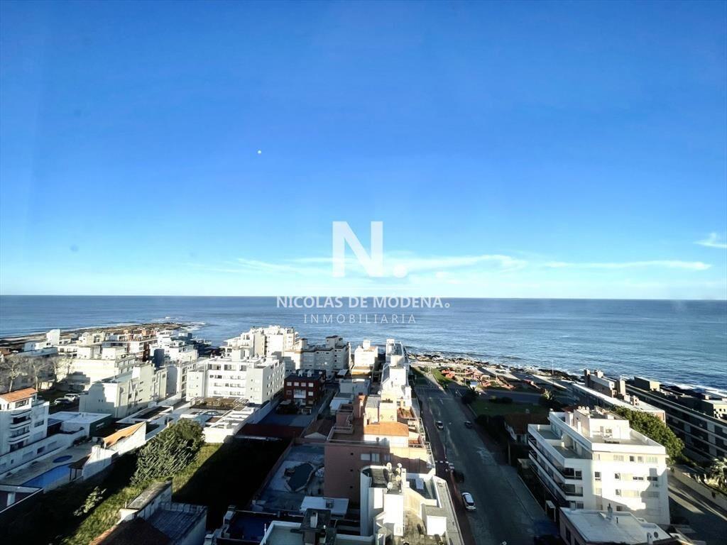 En venta departamento en Peninsula Punta del Este