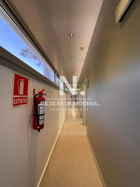 En venta casa tipo clinica en excelente en Punta