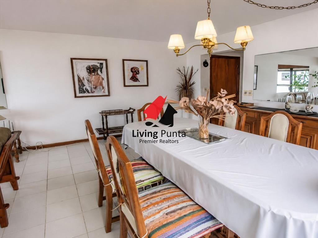 Vende apartamento impecable de 3 dormitorios con