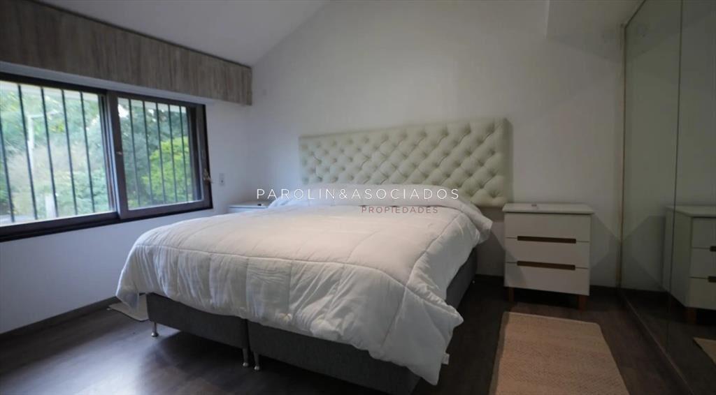 Casa en Venta de 3 Dormitorios, ubicada en Playa