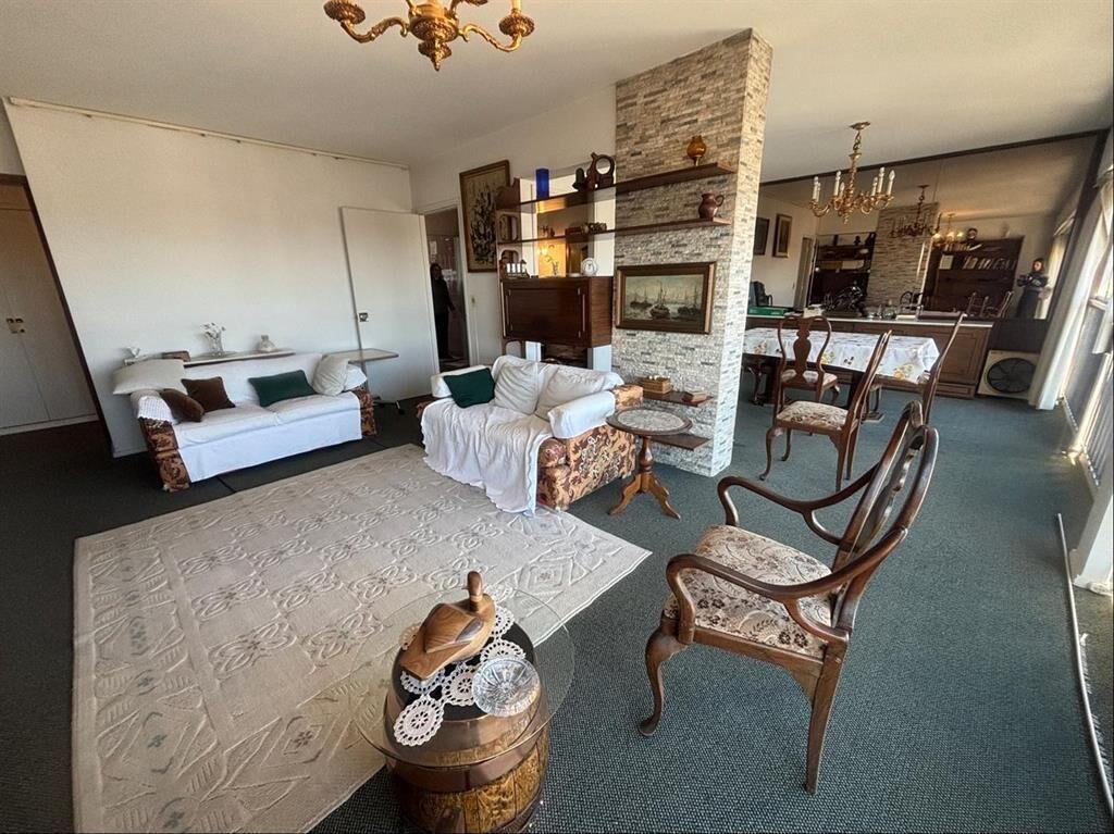 Apartamento venta 3 dormitorios y servicio garaje Cordón