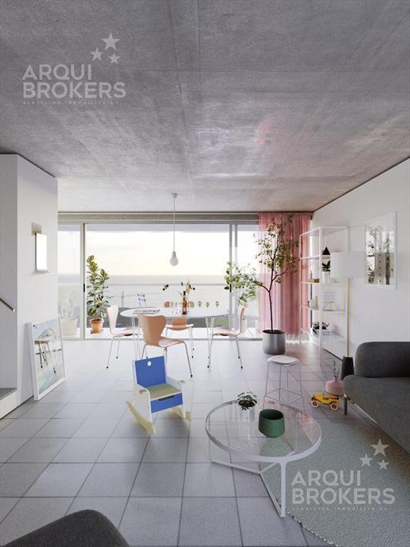 Venta apartamento dúplex tres dormitorios en Barrio Sur - 1