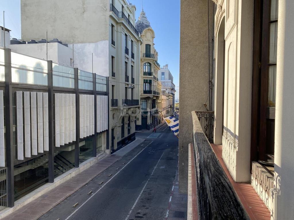 Excelente edificio de oficinas en el corazón de la Ciudad V