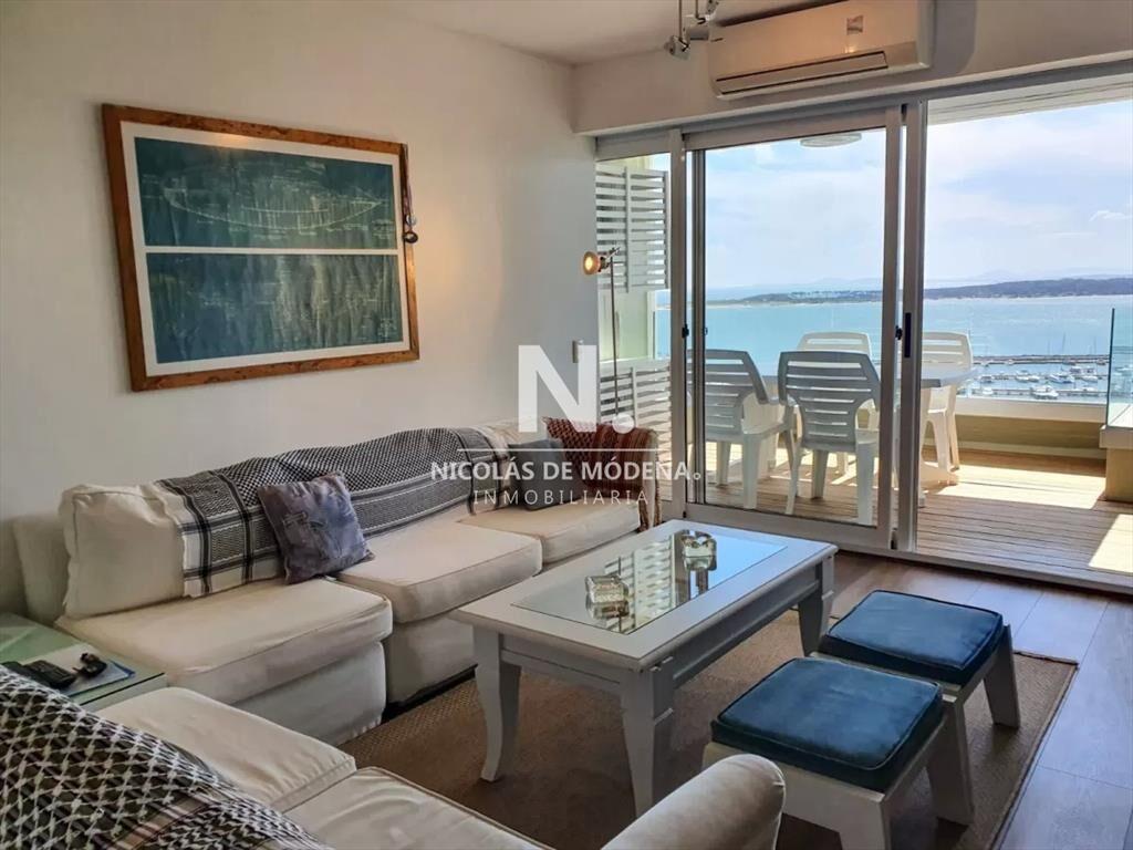 Departamento de 3 dormitorios + dep. en venta en