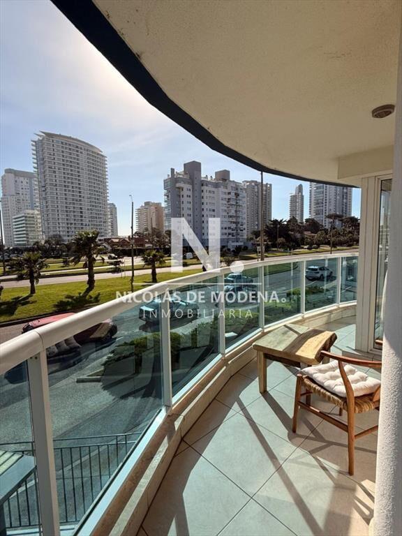 Apartamento de 3 dormitorios en alquiler de verano en Punta