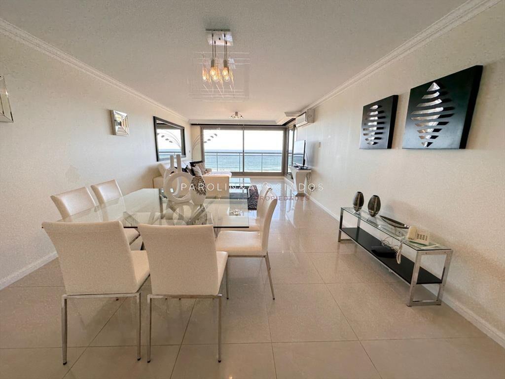 Apartamento de 3 dormitorios en Torre Imperiale,
