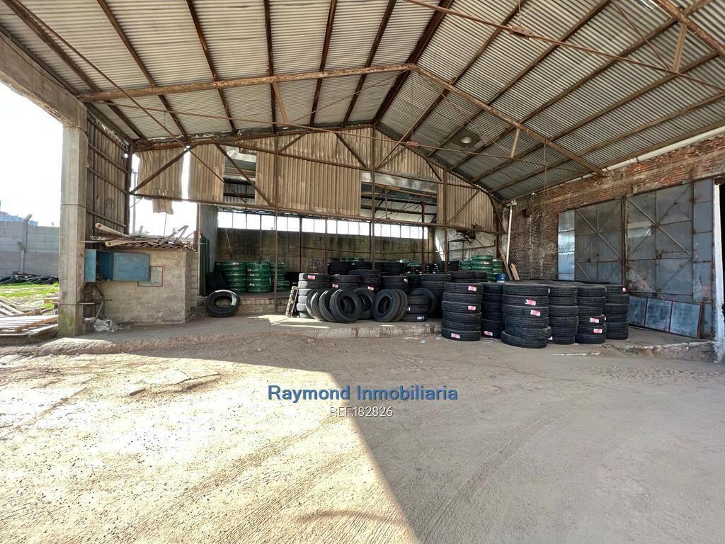 1200m2 contruidos en terreno de 3500m2 en Bella Vista