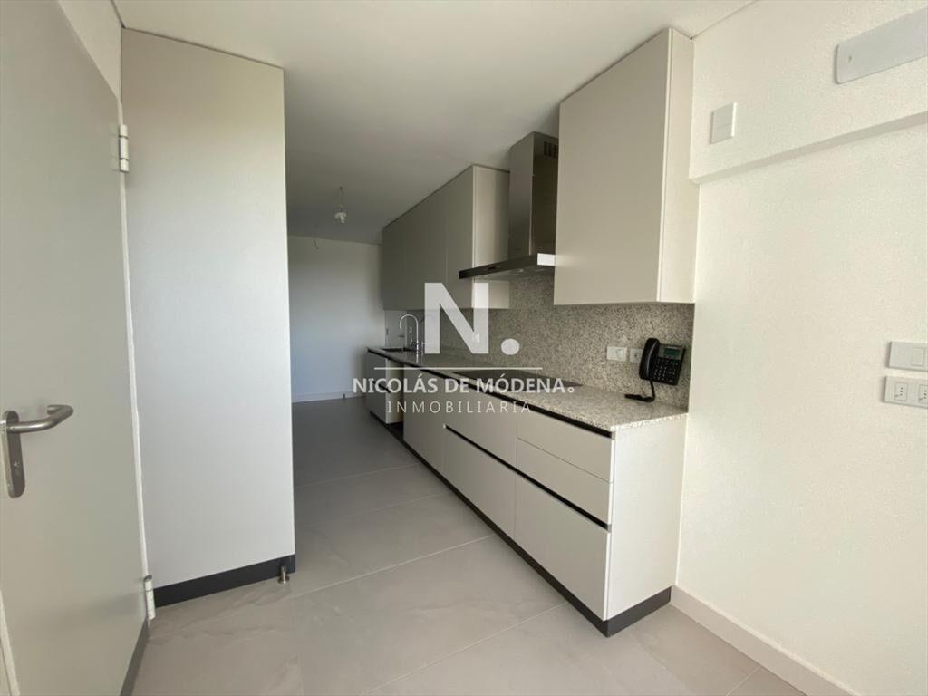 Vende departamento en Brava Punta del Este de 3