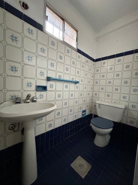 Casa en venta c/ cochera en Carrasco