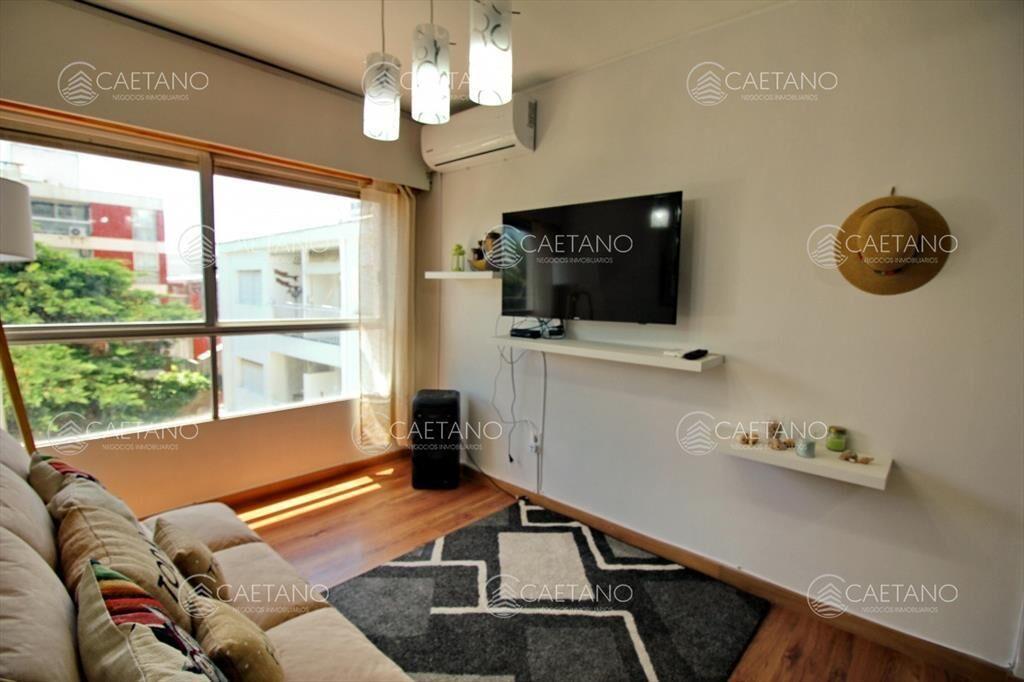 Venta apartamento 2 dormitorios con Parrillero.