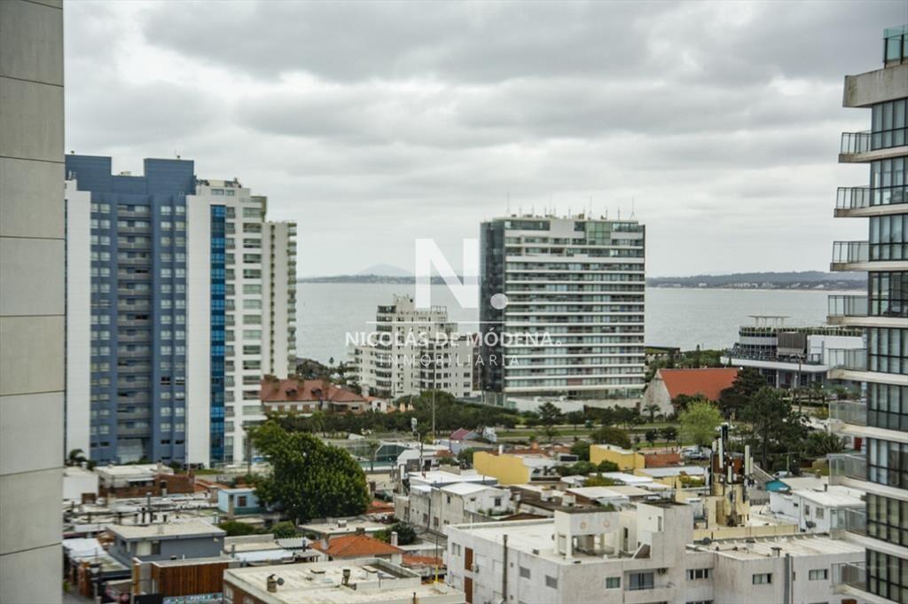 Apartamento en Venta de 3 dormitorios en parada 2