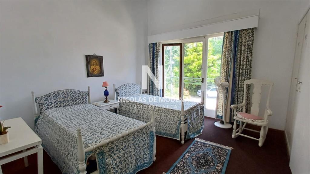 Vende Casa en Zona comercial en Lugano - Punta del Este