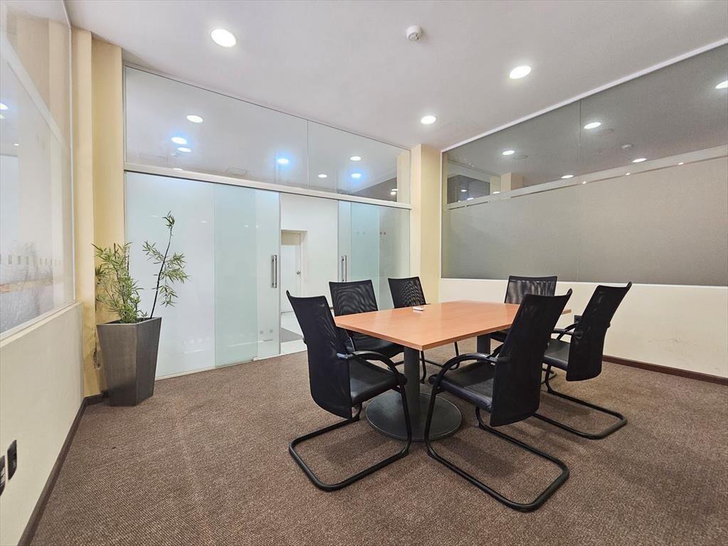 VENTA CON RENTA - EDIFICIO DE OFICINAS - CIUDAD VIEJA -