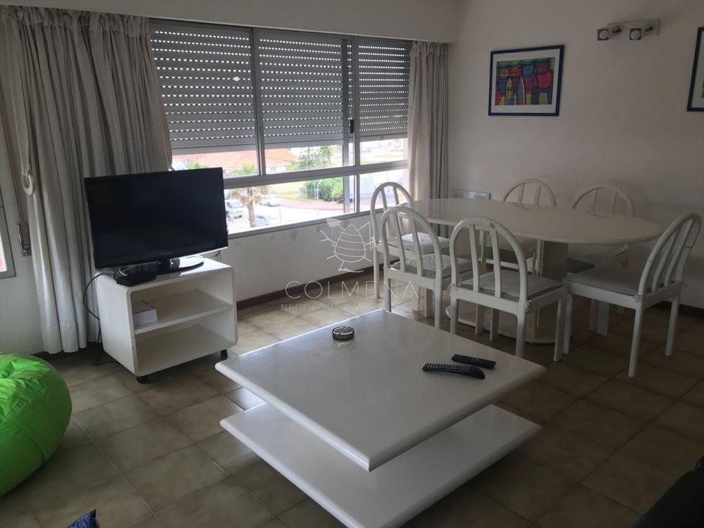 Apto de 2 dormitorios 1 baño con vista a la el