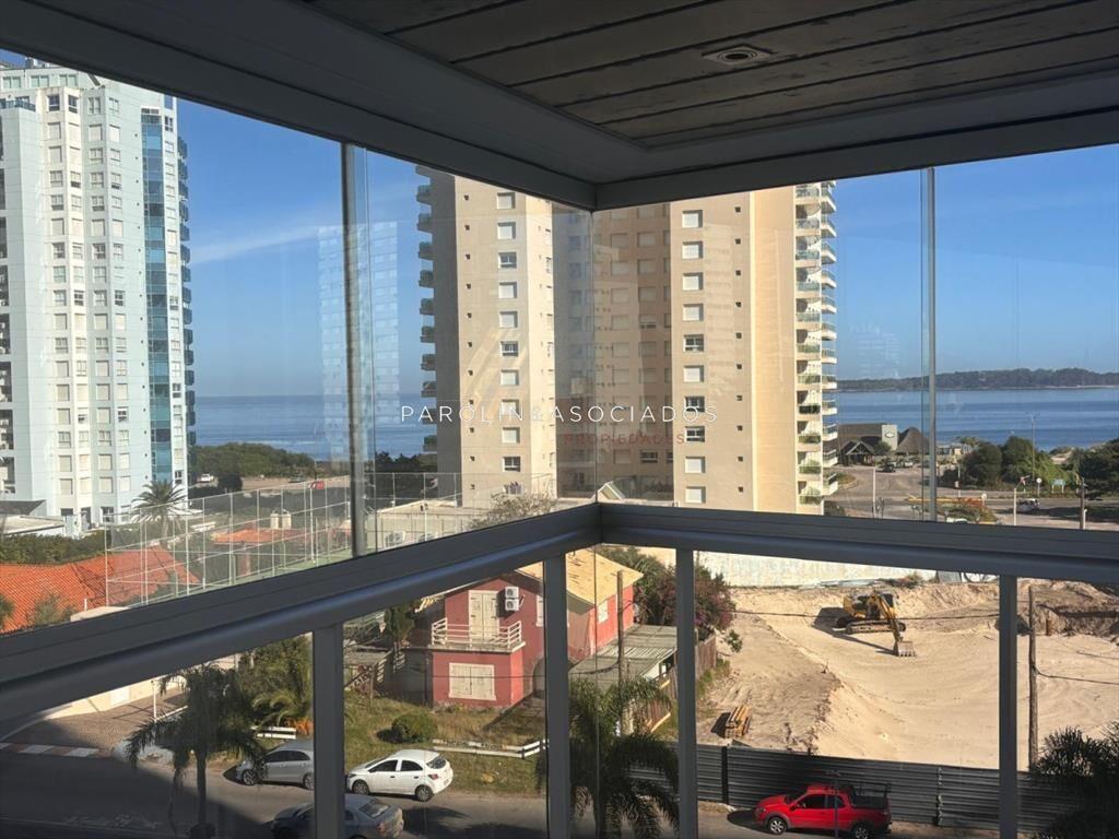 Apartamento de 2 dormitorios en Miami Boulevard,