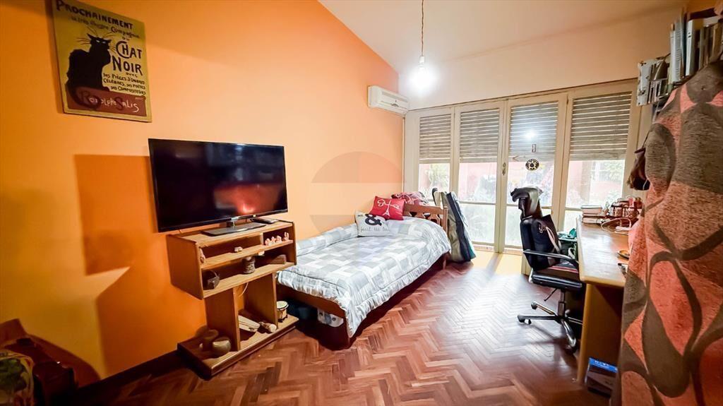 VENTA CASA 2 DORM Y GALPON PRÓXIMO ANTEL ARENA