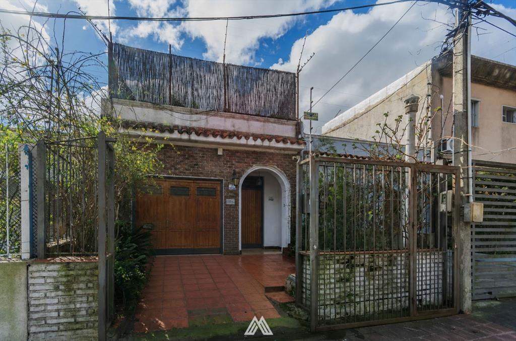 Vendo Casa 4 Dormitorios y Garage en La Blanqueada